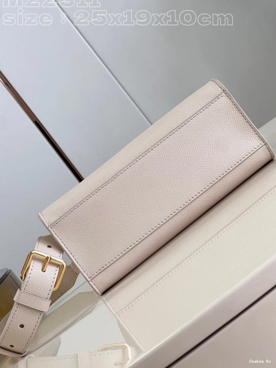 VUITTON Go LOUIS & Lock 0713